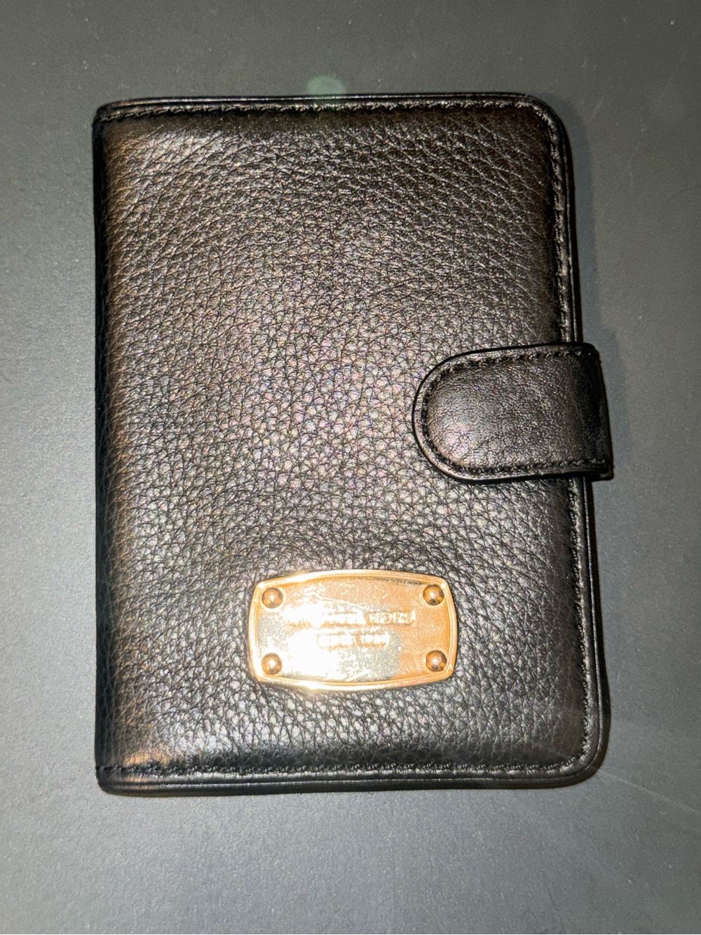 MK | ‘Jet Set’ Navy Blue Leather Pebbled Passport Holder